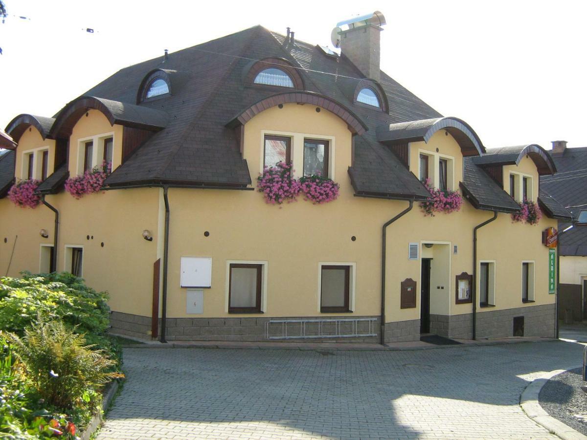Penzion Albína - Restaurace Vysoké nad Jizerou Exterior foto